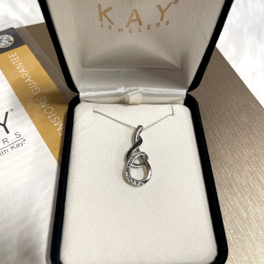 Kay Jewelers Diamond black/White Twist Infinity Necklace